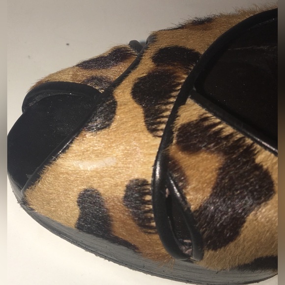 STUART WEITZMAN Size 7.5 Leopard Print Calf Hair Peep Toe 4” Heels Wood - Picture 9 of 11